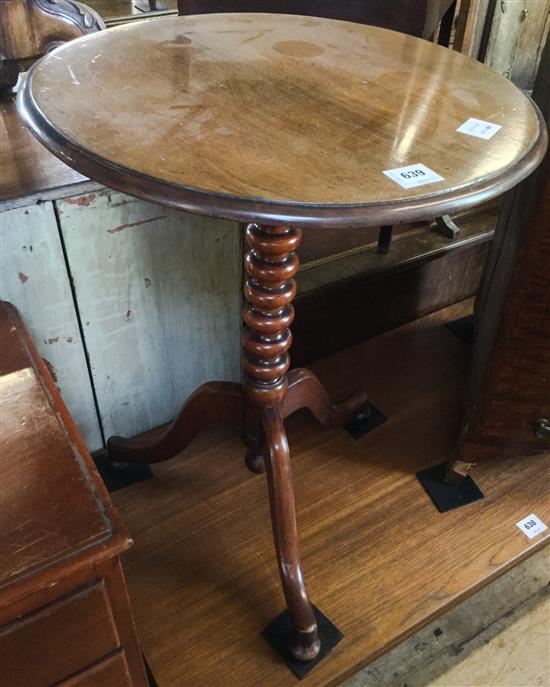19th Century circular wine table(-)